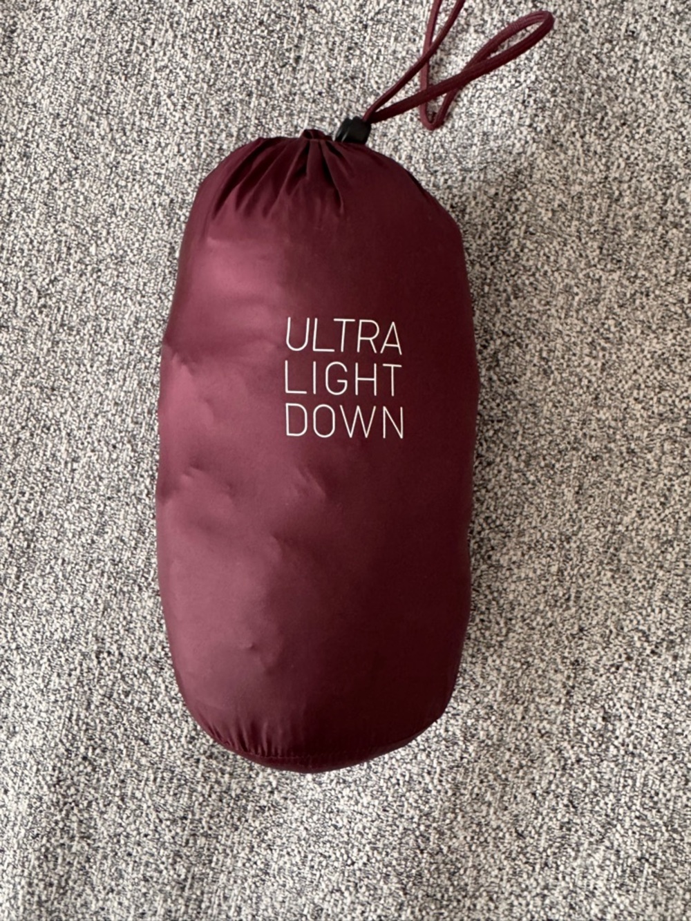 Uniqlo Burgundy Packable Puffer Ultra Light Down Jacket Size M